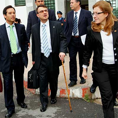 De izquierda a derecha, los jueces Ángel Llorente y Juan del Olmo y la fiscal Olga Sánchez, en Rabat.