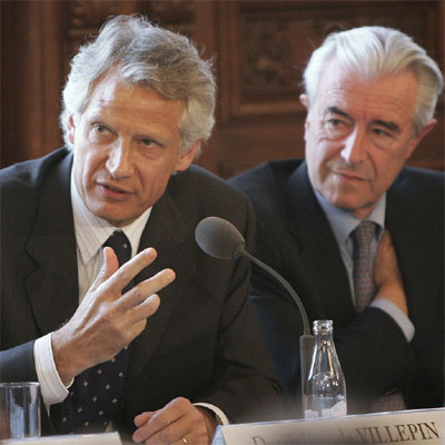 Dominique de Villepin habla en la Sorbona, junto a Gilles de Robien, ministro de Educación.