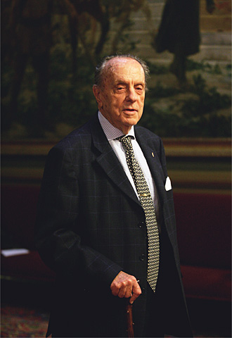 Manuel Fraga lleva casi 60 años en el mundo de la política.