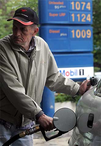 El precio de la gasolina marca máximos en muchos países de la UE.