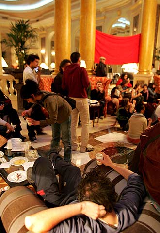 Ocupación simbólica del antiguo Ritz