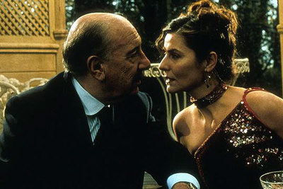 Alfredo Landa y Ana Fernández, en  Historia de un beso,  de José Luis Garci.