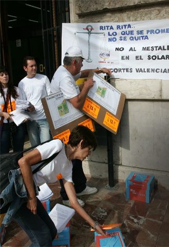 Firmas contra el nuevo estadio