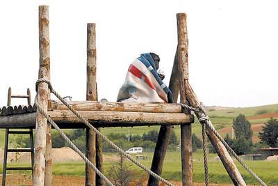 El simio  Yaki , en el centro de acogida en el que vive.