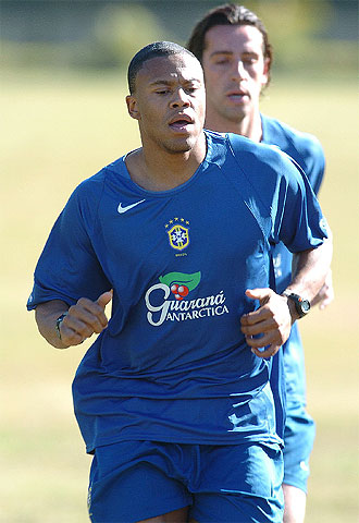 Baptista, durante un entrenamiento con Brasil.