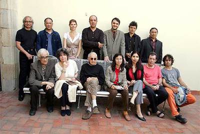 Doce poetas unen sus voces en el Palau