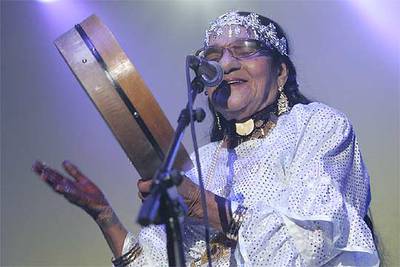 Actuación de Chija Rimitti en Actual 2006, el pasado enero en Logroño.