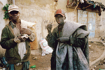 El suburbio de Kawangware surge al este de Nairobi, la capital de Kenia. A sus jóvenes habitantes les llaman 'chokora': basura.