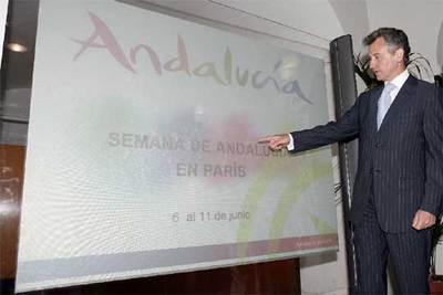 Paulino Plata, ayer en Málaga, en un acto de presentación de la Semana de Andalucía en París.