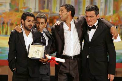 De izquierda a derecha, los actores y director de  Indígenas,  J. Debbouze, R. Bouchareb's, R. Zem y B. Blanc.