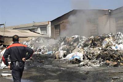 Incendio en un polígono industrial de Oyón