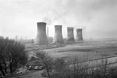 Central nuclear de Agecroft, de la serie  The british landscapes , de John Davies.