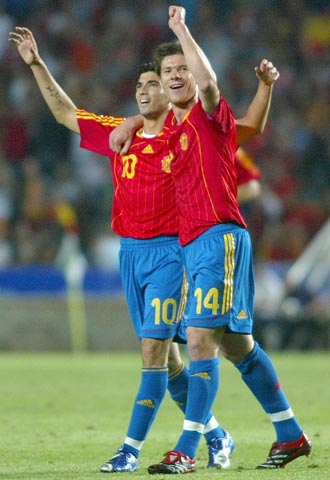Raúl celebra el primer gol, ayer.