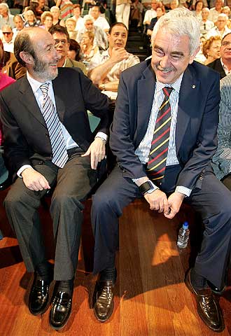 Rubalcaba y Maragall, ayer en el mitin de L'Hospitalet.