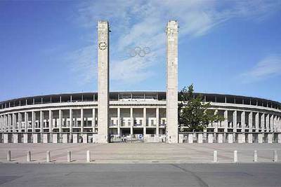 El Estadio Olímpico de Berlín, inaugurado en 1936 por Hitler y remodelado por Von Gerkan y Marg para acoger la final del campeonato.
