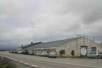 El Empalme, en Rionegro del Puente (Zamora), uno de los restaurantes recomendados en  La guía de comer en carretera 2006. 