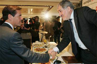 López Aguilar (a la izquierda) y el fiscal general del Estado, Cándido Conde-Pumpido.