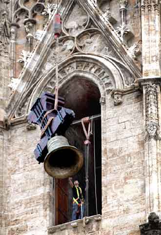 Una campana vuelve al Micalet