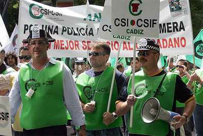LA POLICÍA MUNICIPAL SALE A LA CALLE
