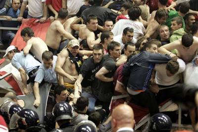 Batalla campal en una cancha serbia de baloncesto