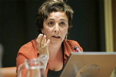 La directora de Emakunde, Izaskun Moyua, durante su comparecencia en el Parlamento el pasado día 8.