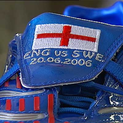 Detalle de las botas que estrenará hoy Beckham.