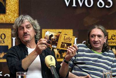 Ramiro Penas (a la izquierda) y Rosendo Mercado, en la presentación de  Leño, Vivo'83. 