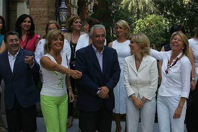 Arenas presenta a 19 candidatas