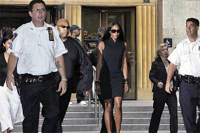 Naomi, en el juzgado