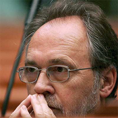 Dick Marty, momentos antes de dirigirse al plenario del Consejo de Europa, en Estrasburgo.