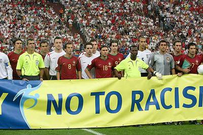 Las selecciones de Portugal e Inglaterra, unidas contra el racismo