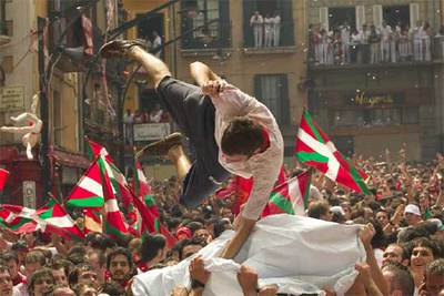 Los sanfermines arrancan con el 'chupinazo'