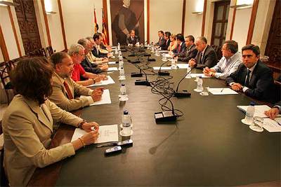 CAMPS NO HABLA DE CAUSAS, SÓLO DE INDEMNIZACIONES
