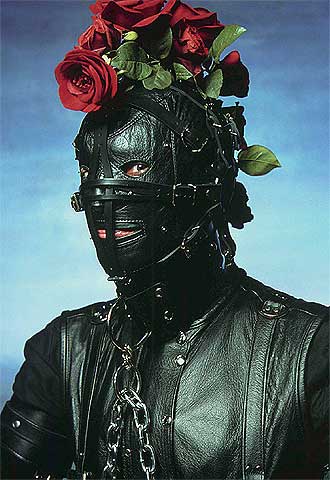 'América 14 (Ken Cox, sadomasoquista)' (2002), de Andres Serrano.