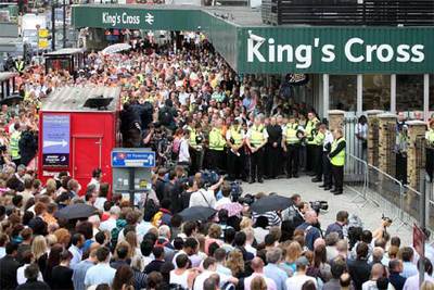 Estación del metro de King's Cross, donde ayer se guardaron dos minutos de silencio al cumplirse un año del 7-J.