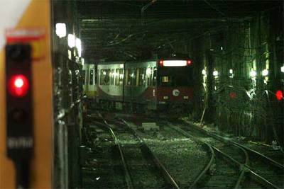En este punto de la curva descarriló el metro de Valencia.