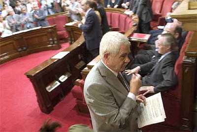 El presidente Pasqual Maragall, ayer, en el momento de abandonar el hemiciclo.
