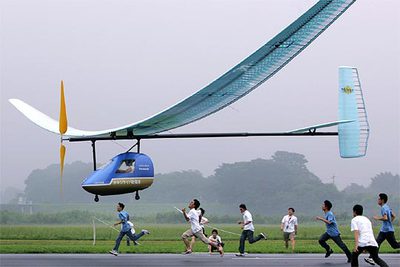 Vuelo a pilas de un avión tripulado