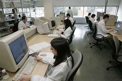 Trabajadores de los Laboratorios CEIT.