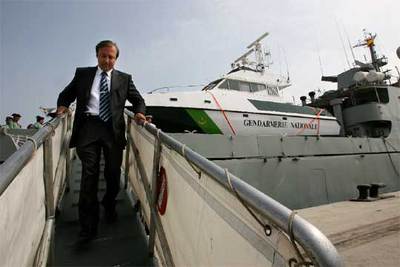 Material contra la inmigración irregular