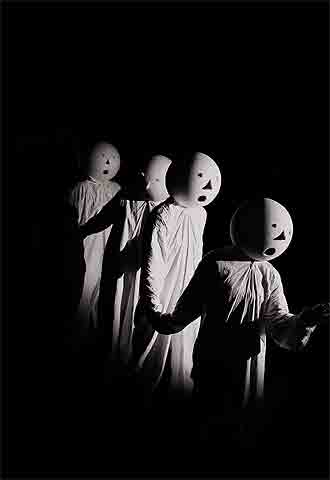 'Darkroom' (2005), instalación-'performance' de Roberto Jacoby.