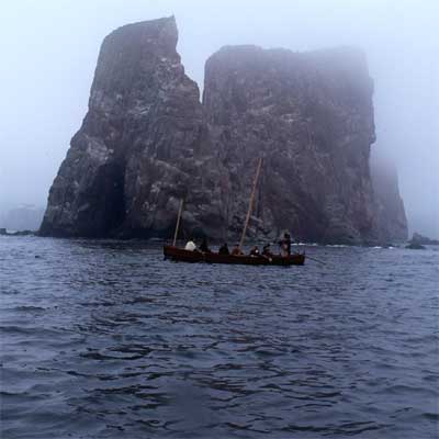 Imagen de los expedicionarios del centro guipuzcoano Ontziola mientras navegaban por aguas de Terranova.