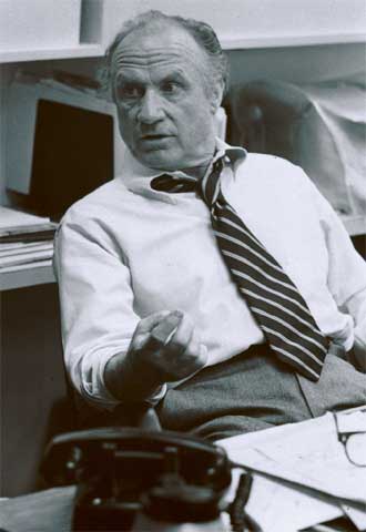 Wander interpreta al editor del periódico en  Todos los hombres del presidente. 