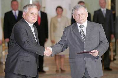 Lech (izquierda) y Jaroslaw Kaczynski, en Varsovia.