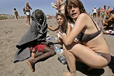 Desvalidos en la playa