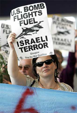 Protesta en Reino Unido contra la guerra de Líbano.