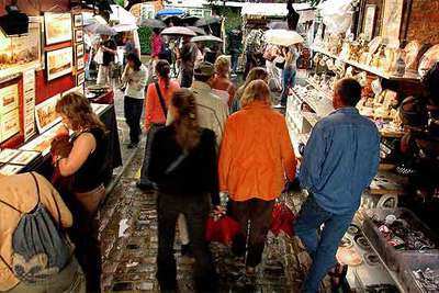 En los puestos callejeros de Notting Hill se puede encontrar casi de todo.