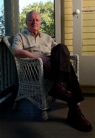 El poeta neoyorquino John Ashbery.