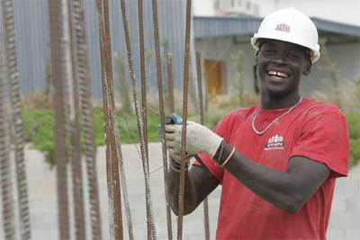 De 'mantero' sin papeles a inmigrante con trabajo.