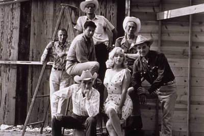 Arthur Miller (al fondo, arriba), en el rodaje de  Vidas rebeldes,  de la que fue guionista y que protagonizó Marilyn Monroe.